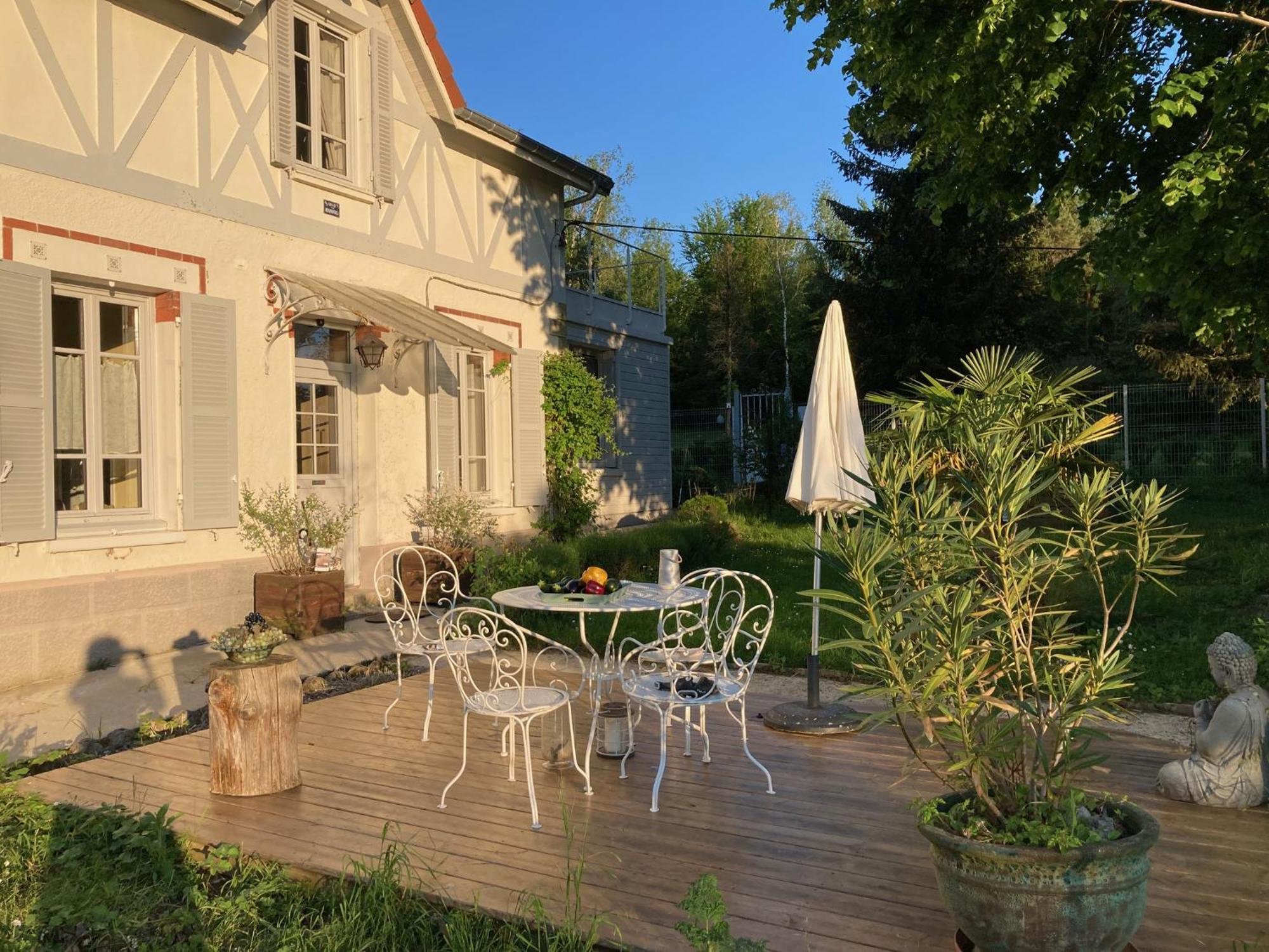 "Aux Chants Des Oiseaux" Domaine De La Renardiere Les Grandes-Loges Esterno foto